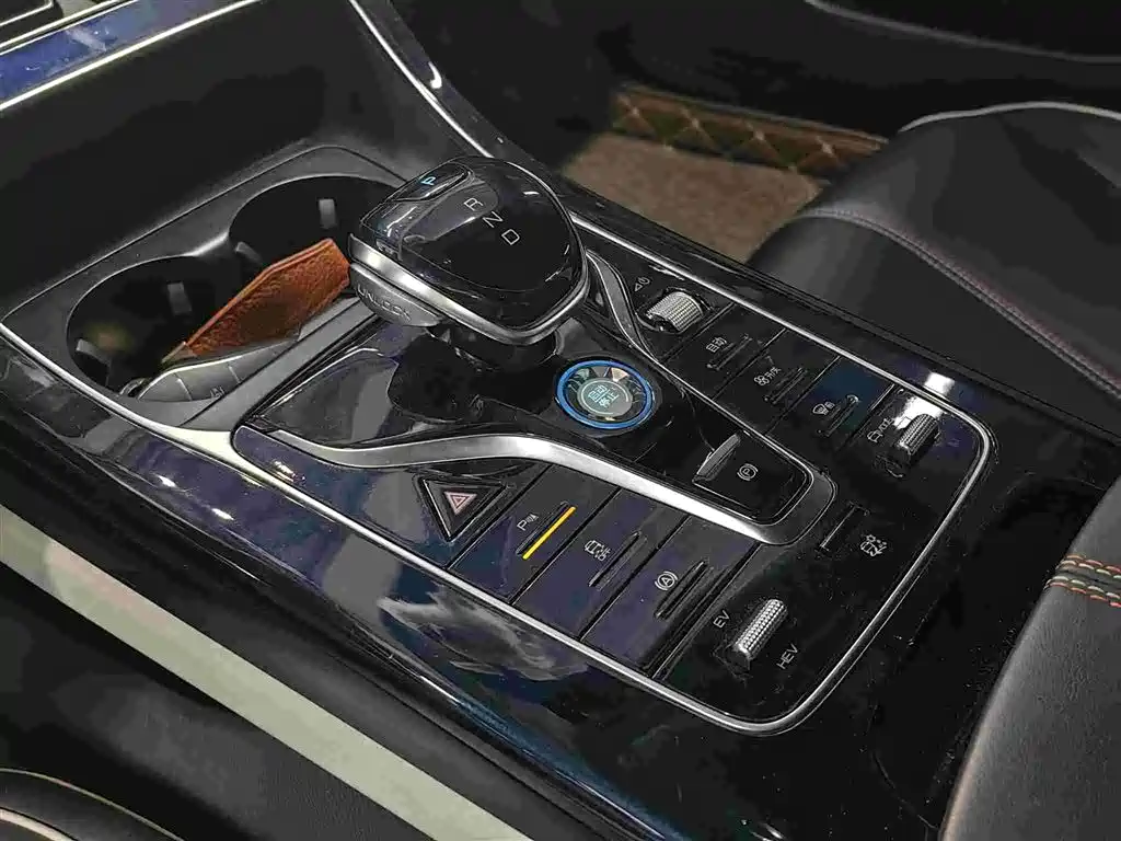 BYD Qin PLUS 2022 — фото 10