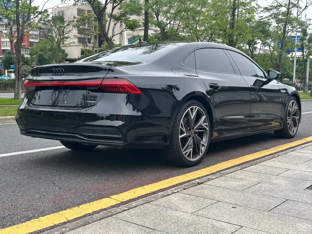 Audi A7L 2024 — фото 9