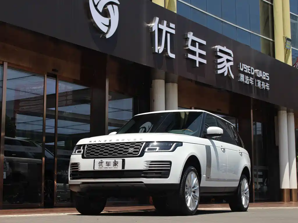 Land Rover Range Rover 2023 — фото 1