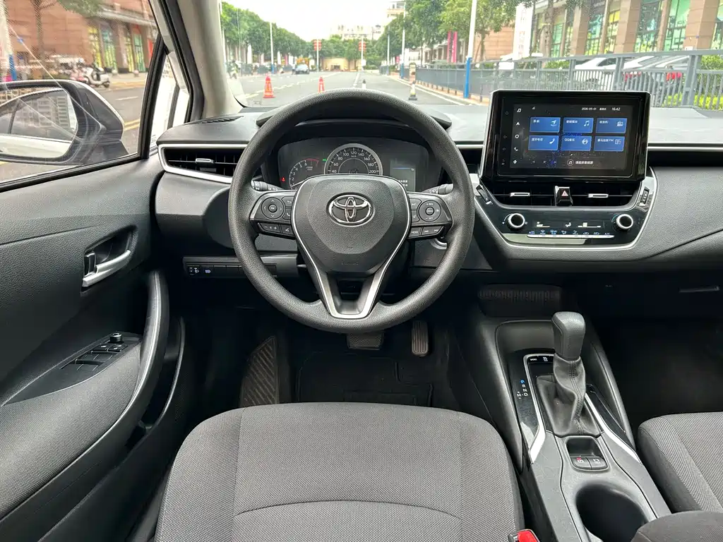 Toyota Corolla 2021 — фото 18