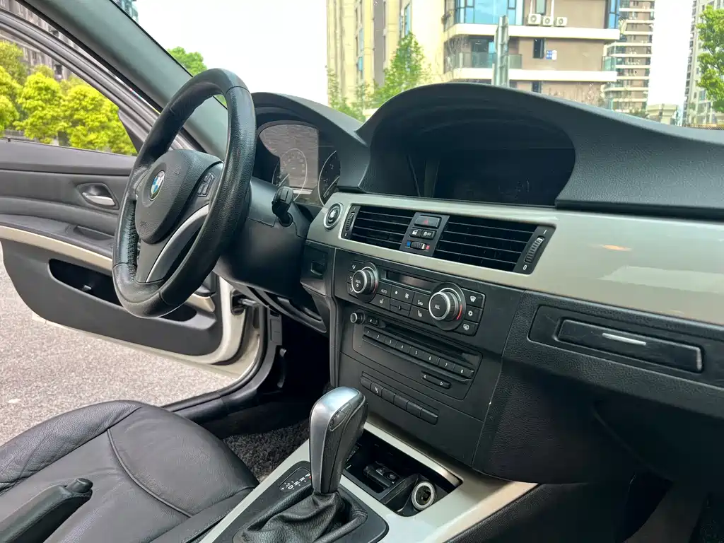 BMW 3 Series 2012 — фото 12