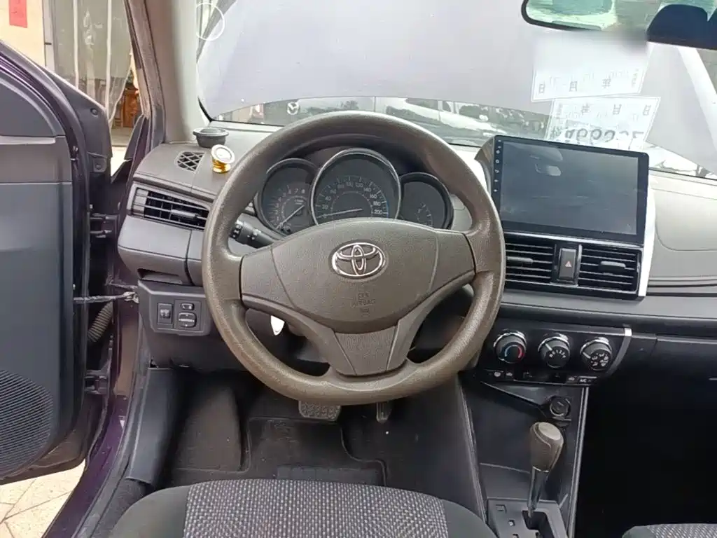 Toyota Vios 2015 — фото 11