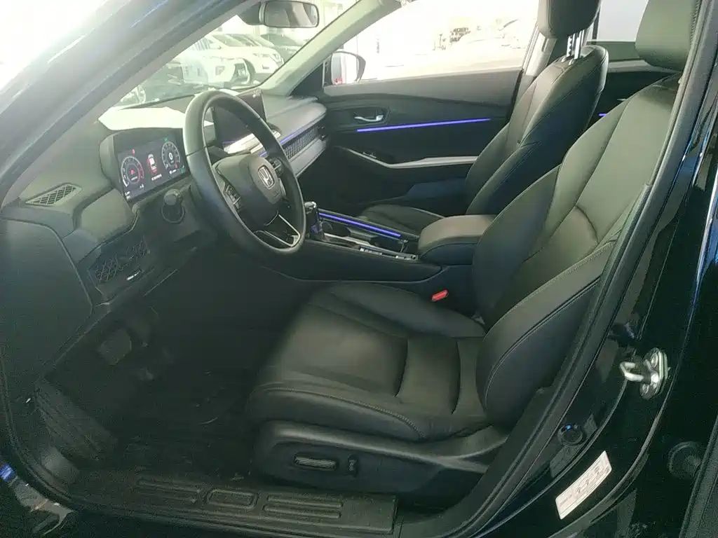 Honda Accord 2025 — фото 11