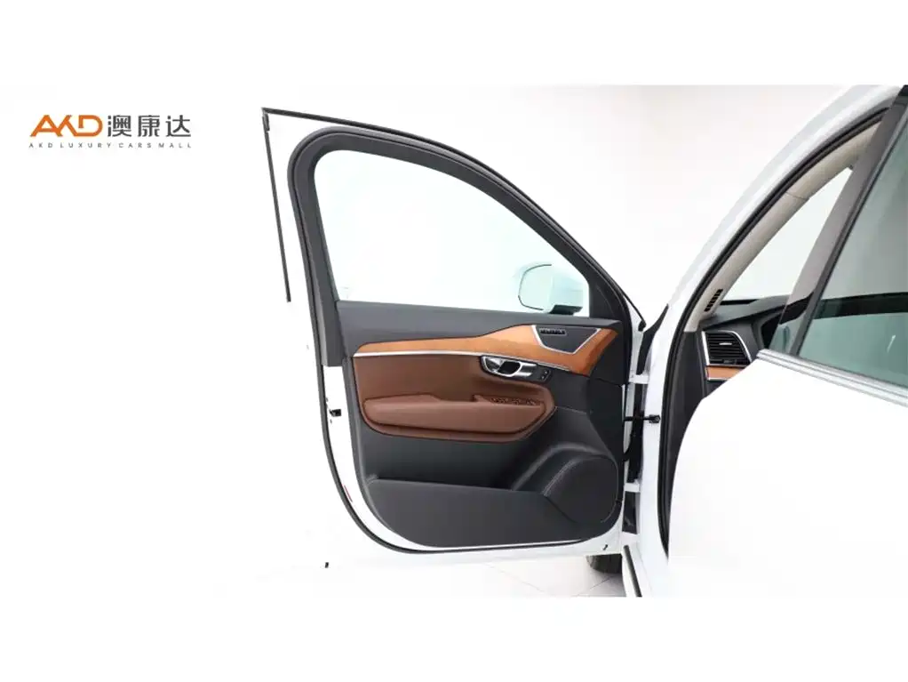 Volvo XC90 2019 — фото 11