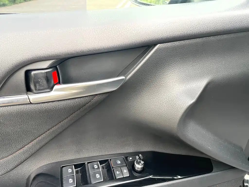 Toyota Camry 2021 — фото 10