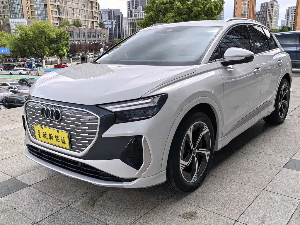 Audi Q4 E-Tron 2024 — фото 1