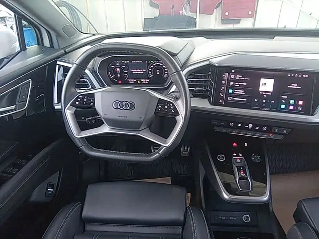 Audi Q4 E-Tron 2024 — фото 11