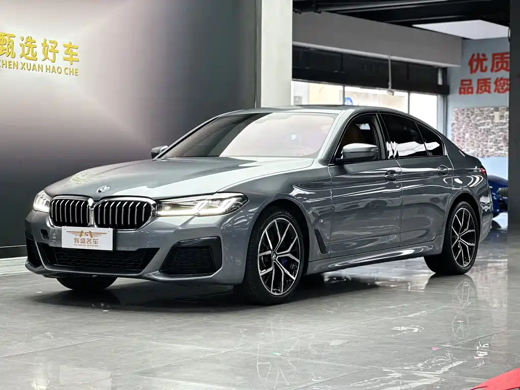 BMW 5 Series 2022 — фото 1