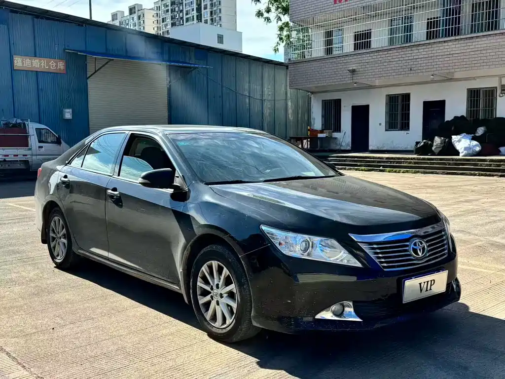 Toyota Camry 2014 — фото 3