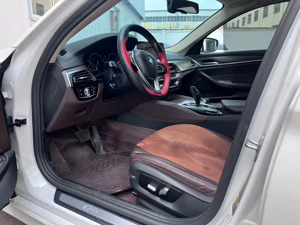 BMW 5 Series New Energy 2019 — фото 11