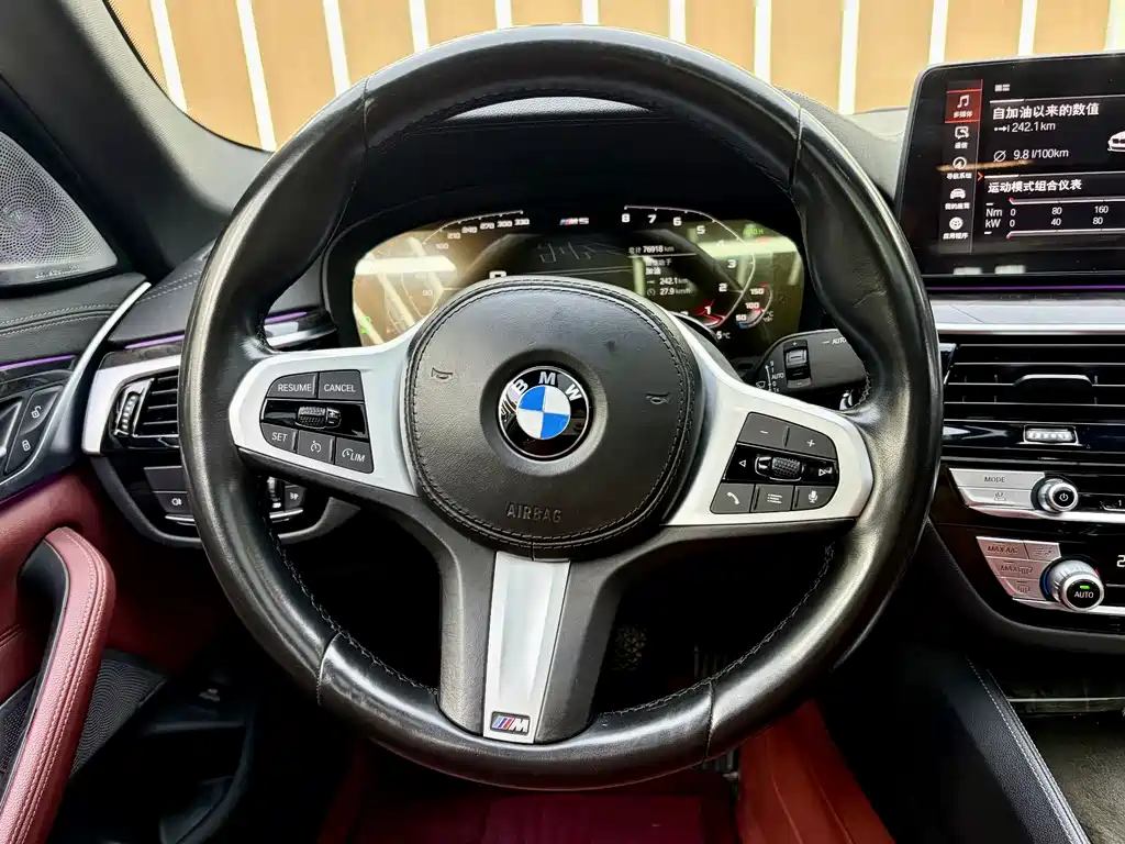 BMW 5 Series 2022 — фото 13