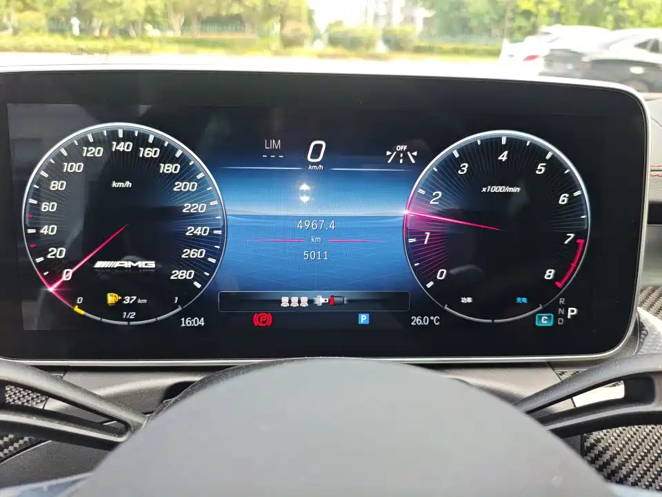 Mercedes-Benz C-Class AMG 2025 — фото 3