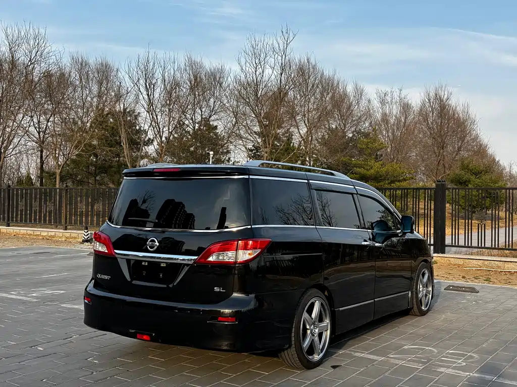Nissan Quest 2015 — фото 7