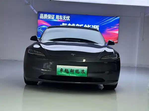 Tesla Model 3 2024
