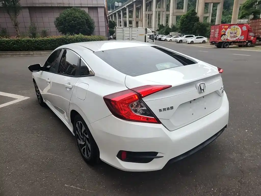 Honda Civic 2018 — фото 5