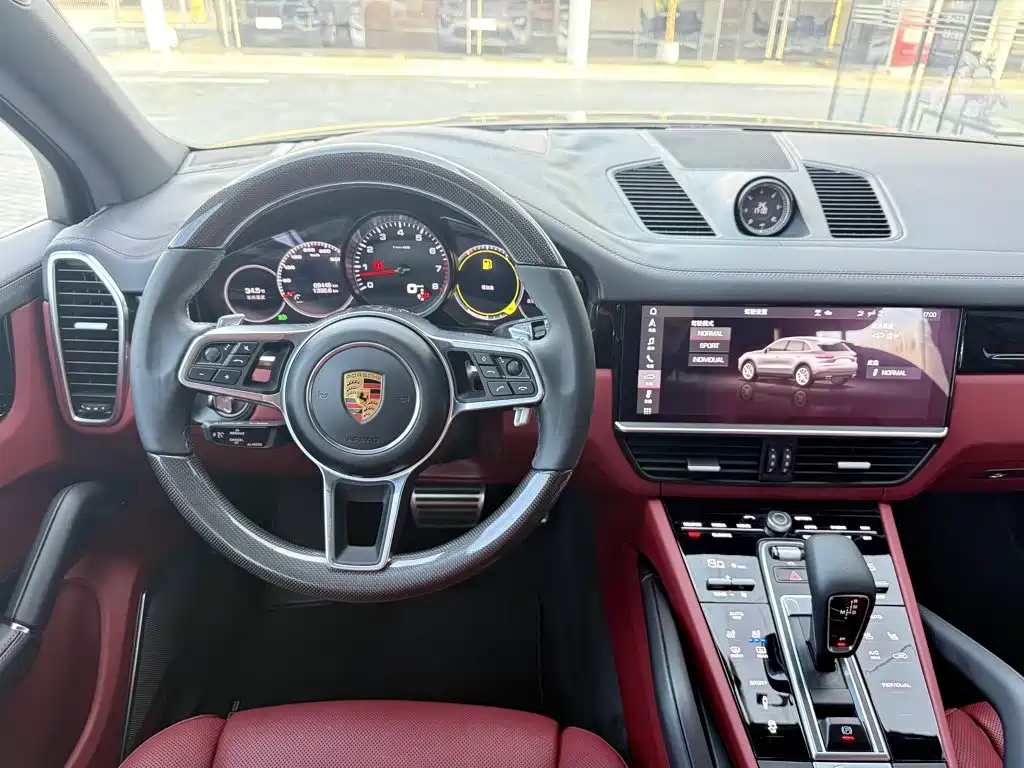 Porsche Cayenne 2019 — фото 14