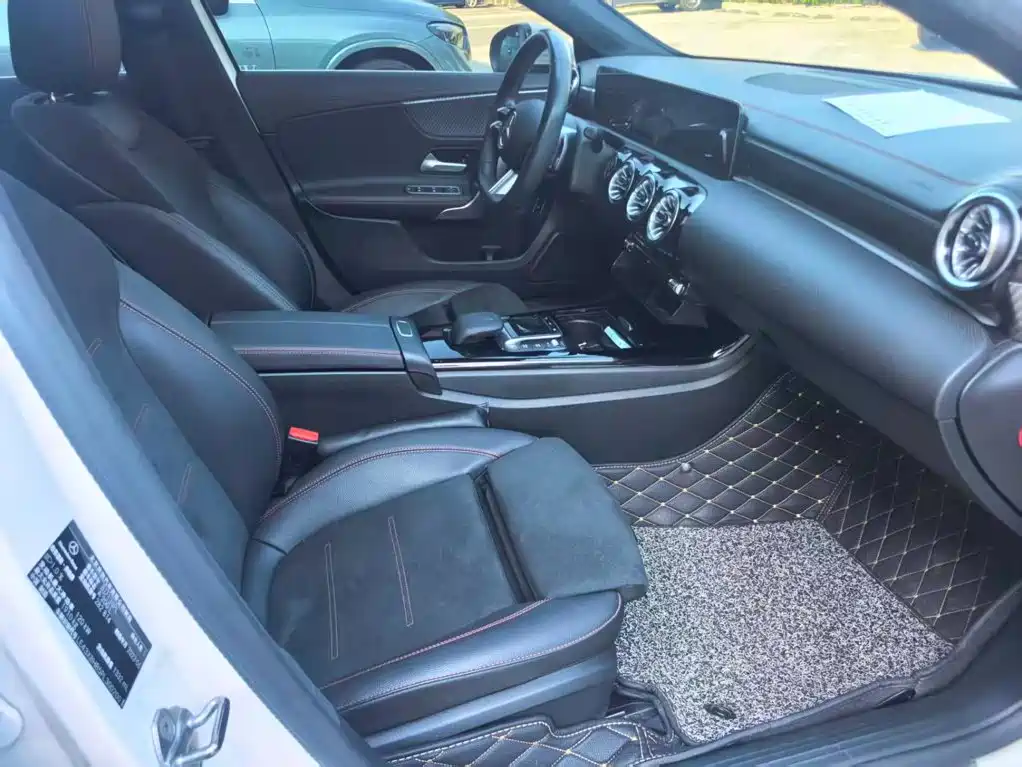 Mercedes-Benz A-Class 2023 — фото 13
