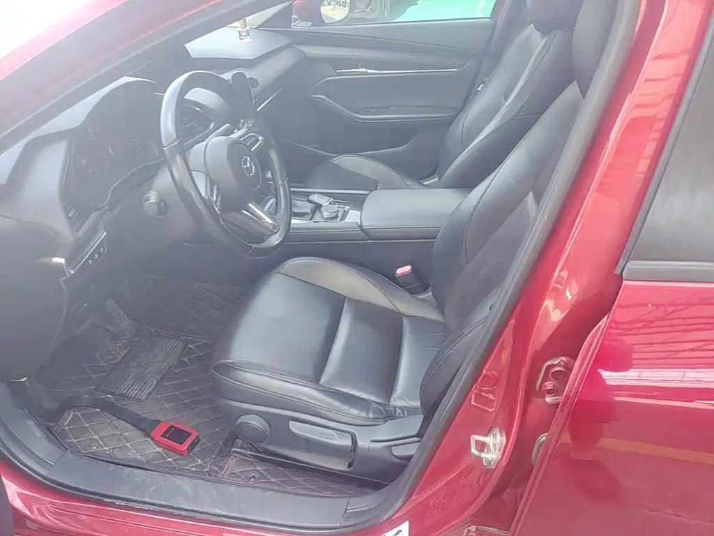 Mazda 3 Axela 2020 — фото 15