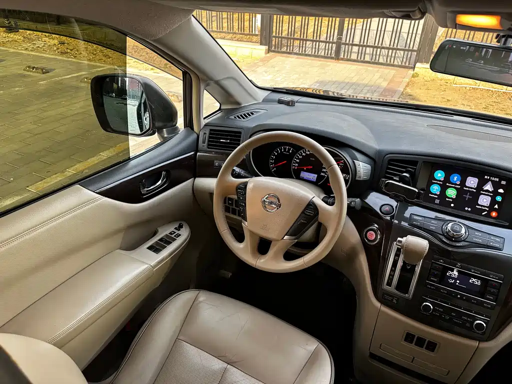 Nissan Quest 2015 — фото 18