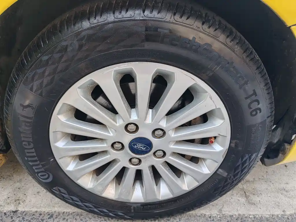 Ford Focus 2015 — фото 13