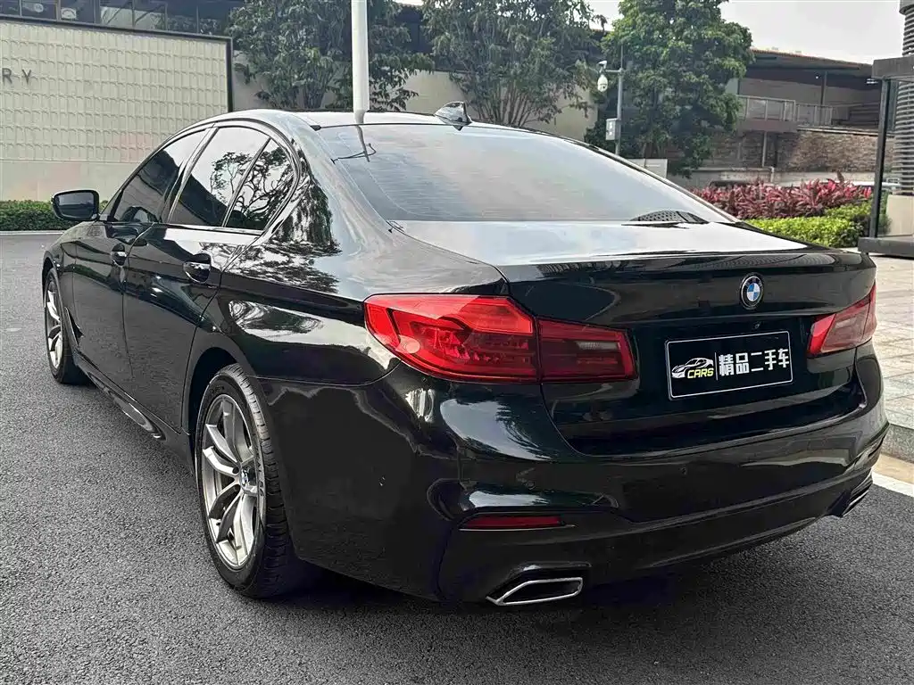 BMW 5 Series 2018 — фото 9
