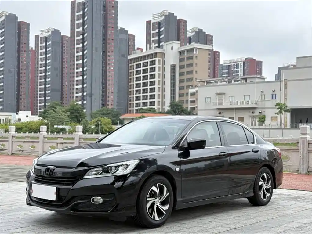 Honda Accord 2018 — фото 1
