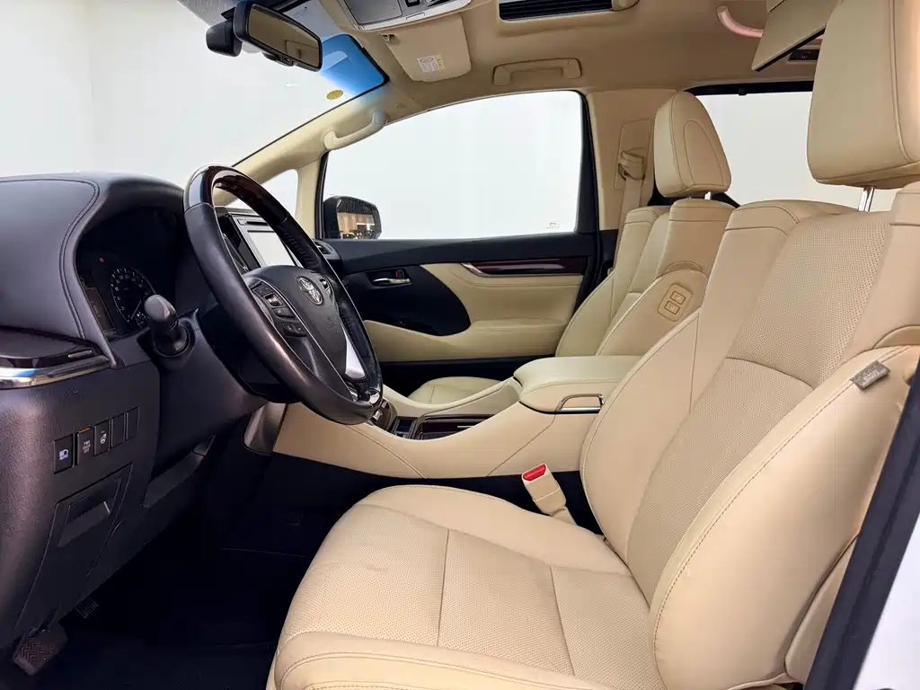 Toyota Alphard 2018 — фото 11