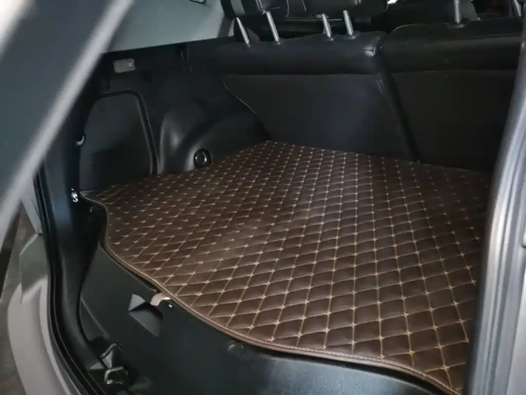 Toyota RAV4 2019 — фото 19