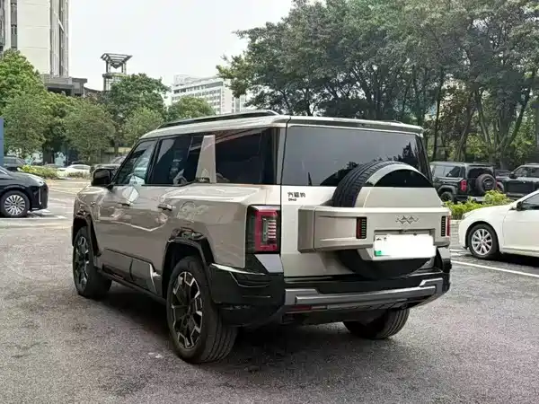 Fangchengbao Leopard 8 2025