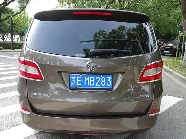 Buick GL8 2011