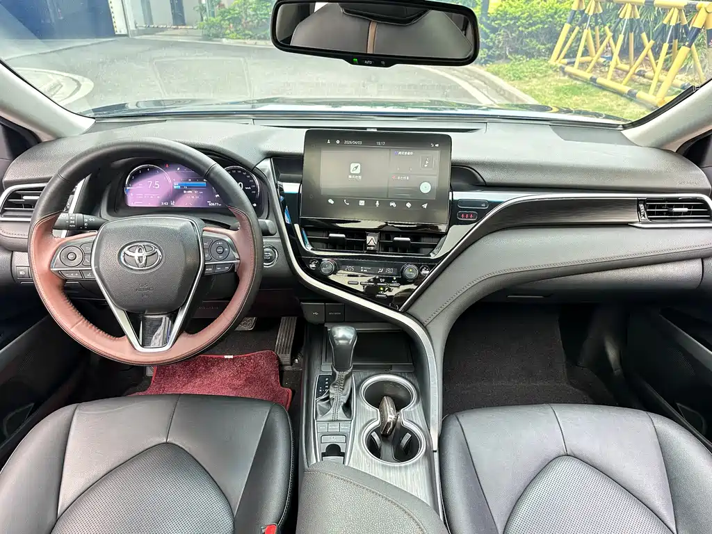 Toyota Camry 2022 — фото 11