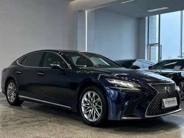 Lexus LS 2018