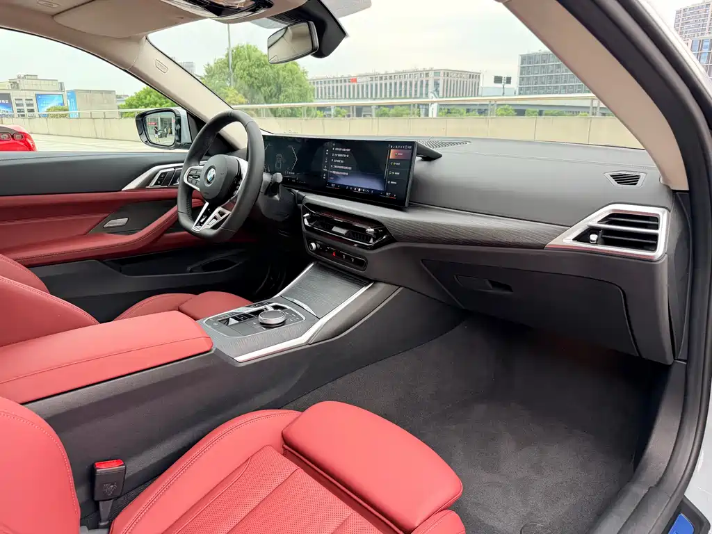 BMW 4 Series 2025 — фото 13