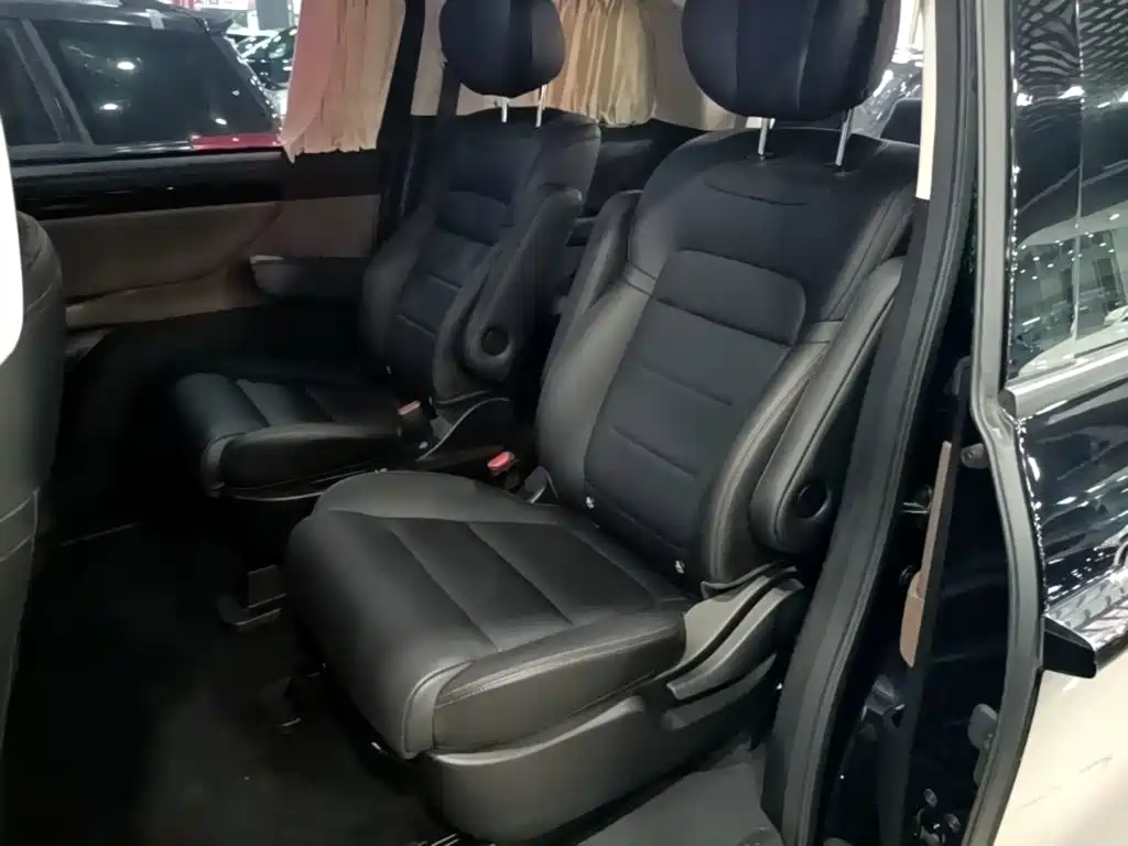 GAC Motor E8 PHEV 2024 — фото 17