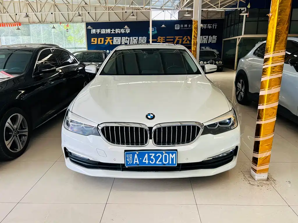 BMW 5 Series 2017 — фото 1