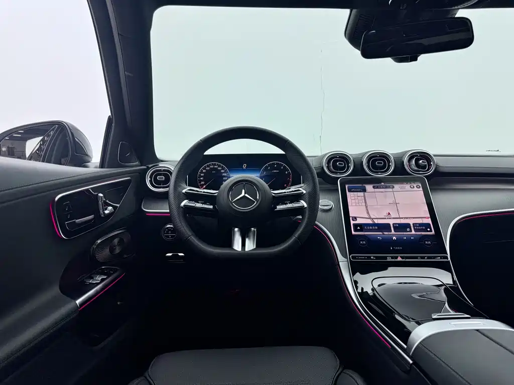 Mercedes-Benz C-Class 2024 — фото 17