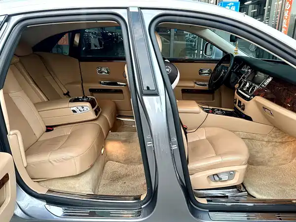 Rolls-Royce Ghost 2011