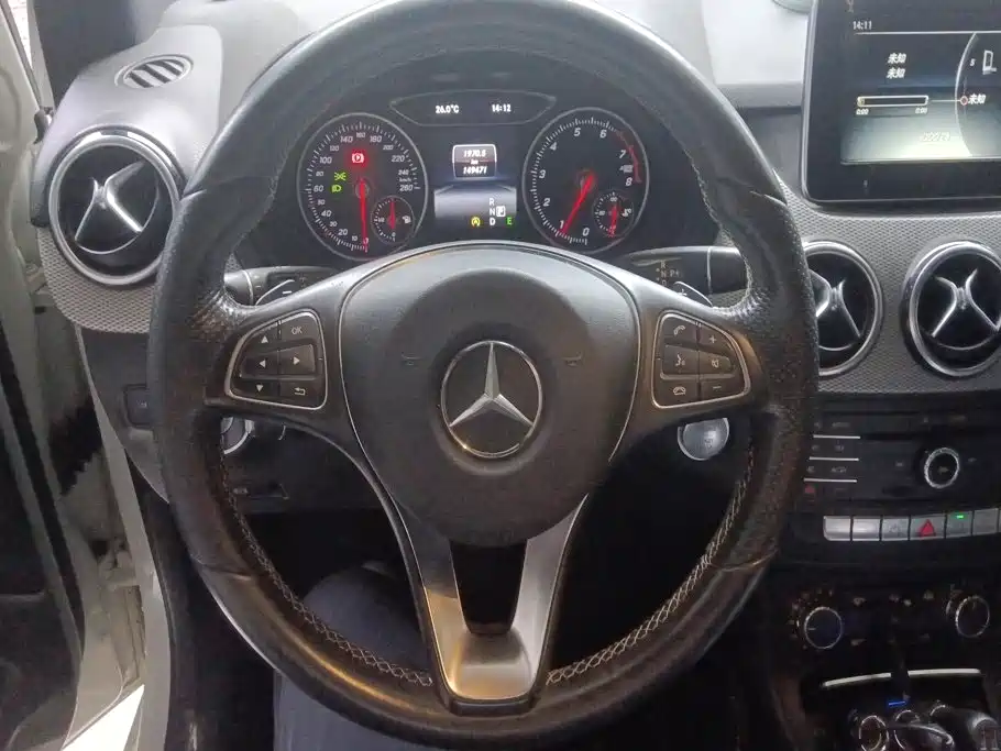 Mercedes-Benz B-Class 2015 — фото 15
