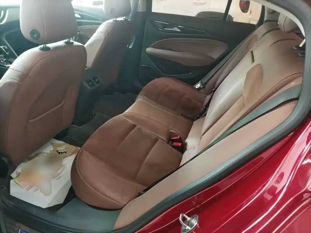 Buick Regal 2018 — фото 17