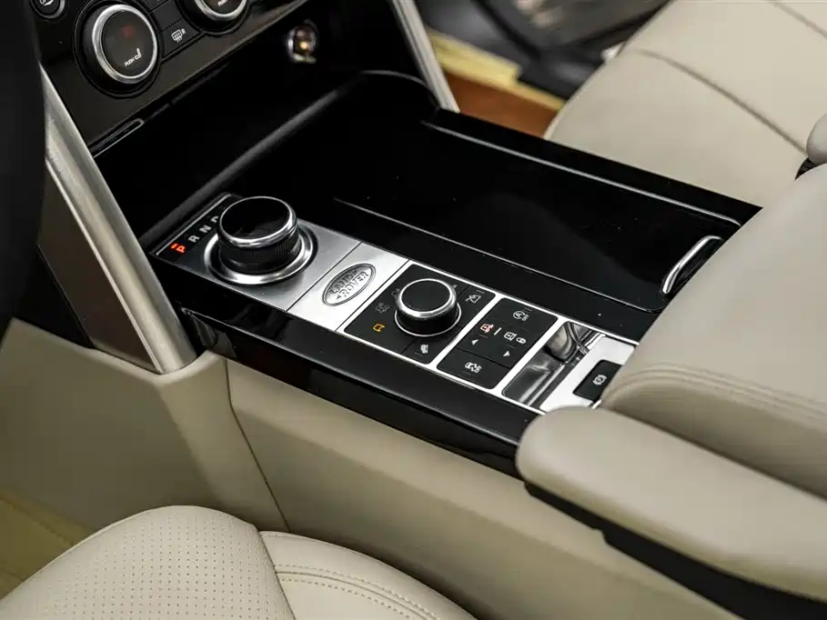 Land Rover Discovery 2019 — фото 15