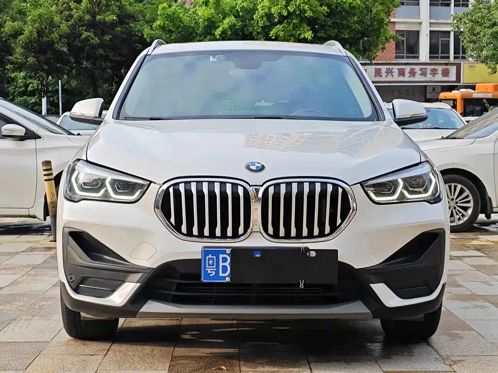 BMW X1 2022 — фото 2
