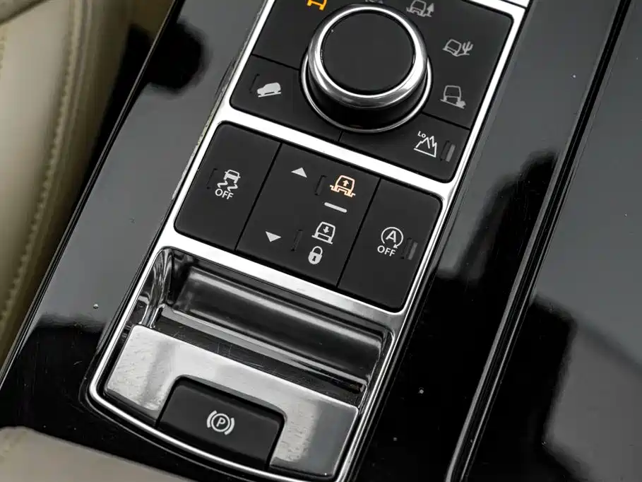 Land Rover Discovery 2019 — фото 30