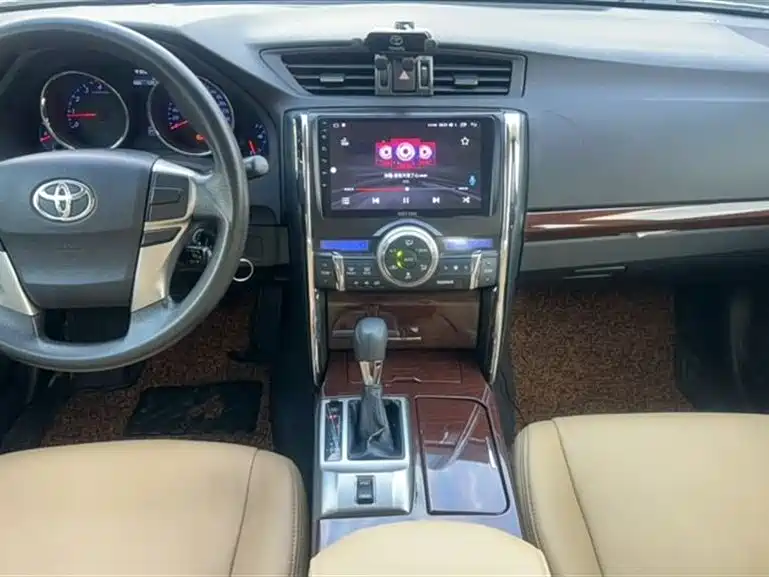 Toyota Reiz 2015