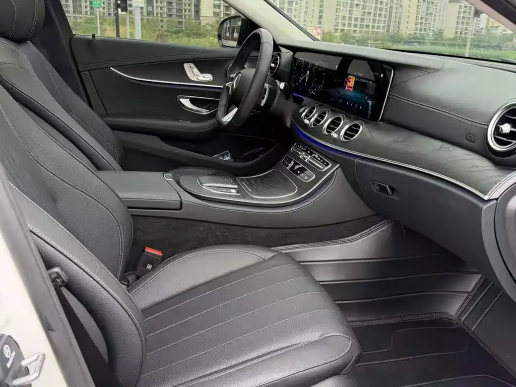Mercedes-Benz E-Class 2024
