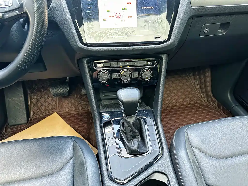 Volkswagen Tiguan L 2020 — фото 16