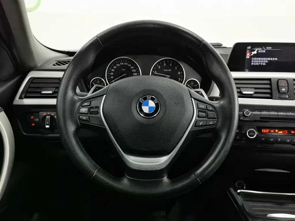 BMW 3 Series 2015 — фото 11
