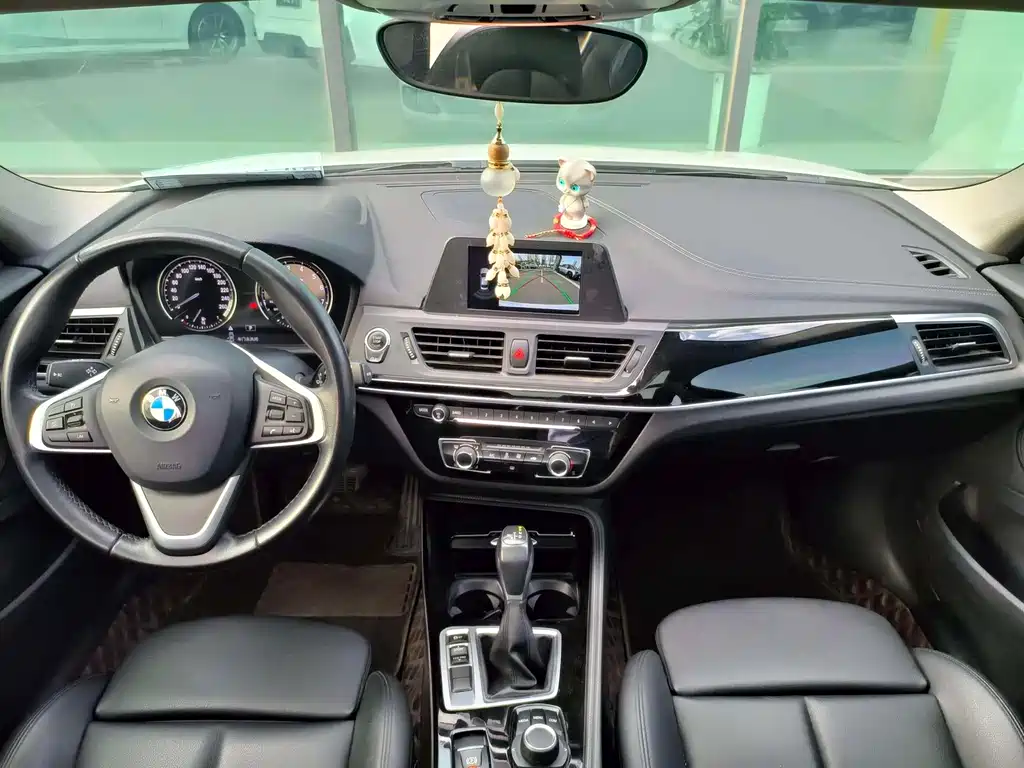 BMW 1 Series 2018 — фото 17