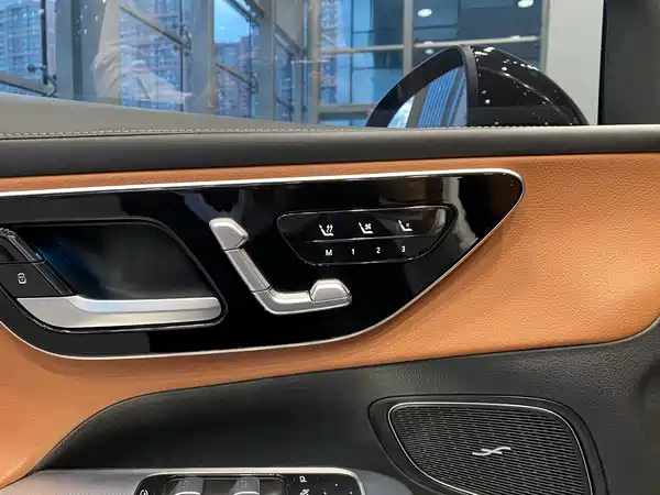 Mercedes-Benz GLC 2023