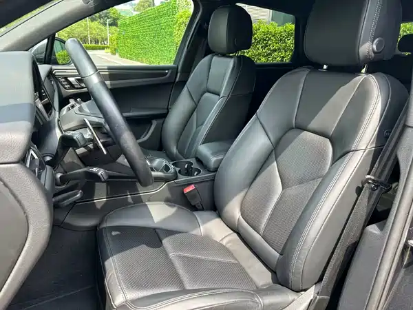 Porsche Macan 2025