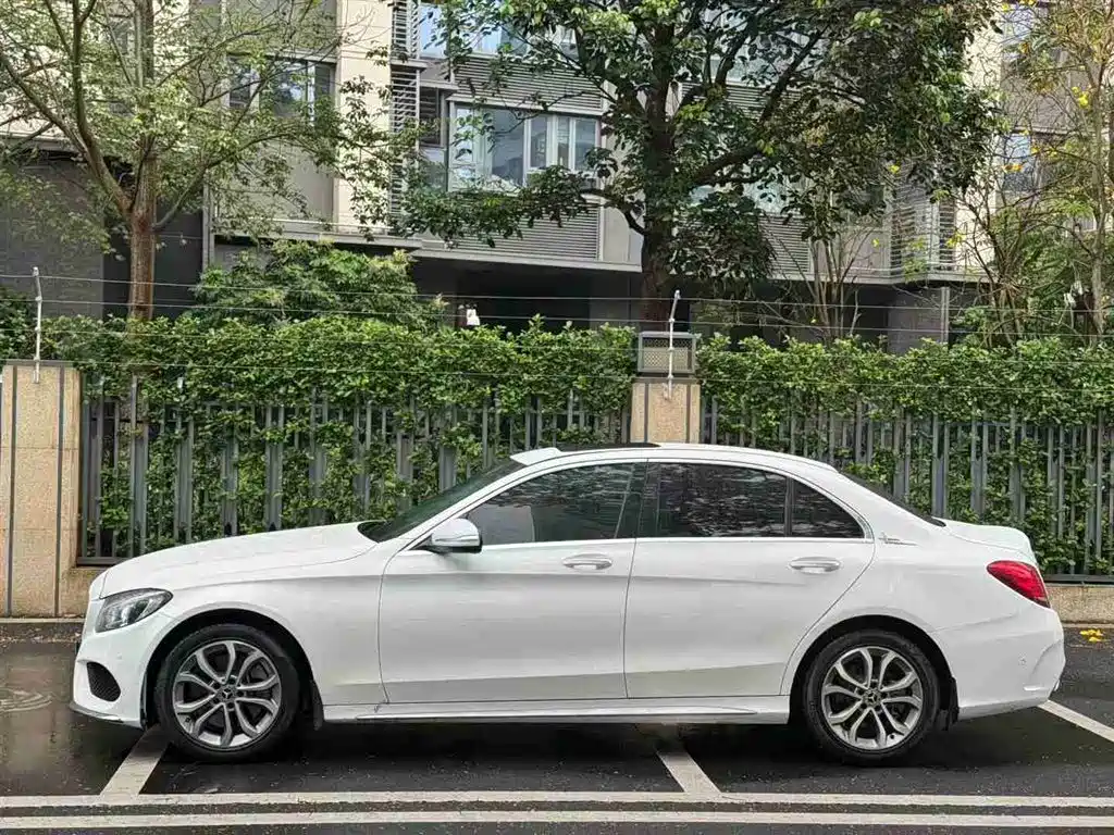 Mercedes-Benz C-Class 2019 — фото 4